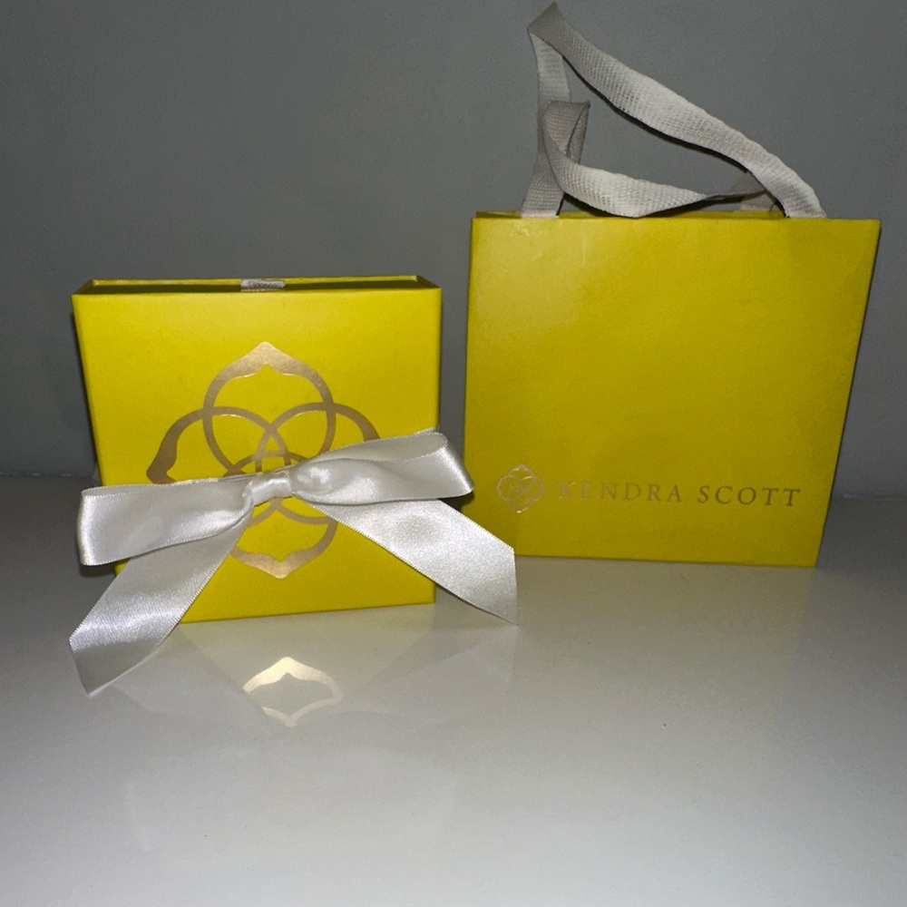 Kendra Scott Yellow Gift Box with White Bow + Shopping Bag 💛